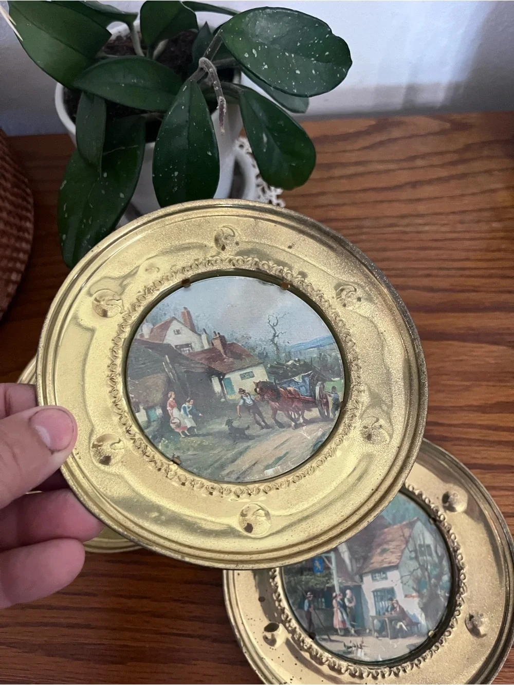 Vintage brass Round Wall Plaque Set - Floral Cottage Scene - Unbranded